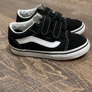Vans toddler Black and White Velcro Skate Sneakers